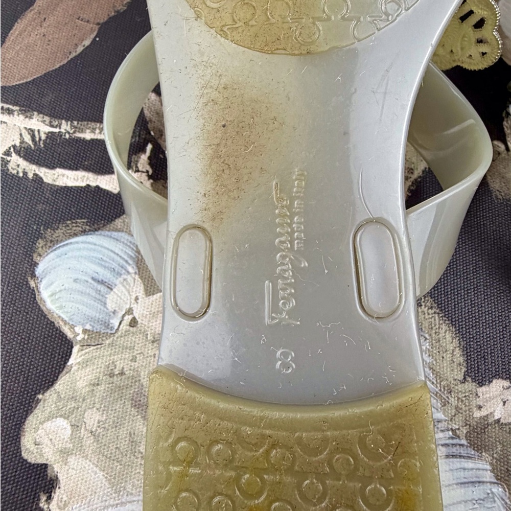 Salvador Ferragamo Bali Lace Bow Jelly Flats in Silver Grey Size 8. - Picture 4 of 6
